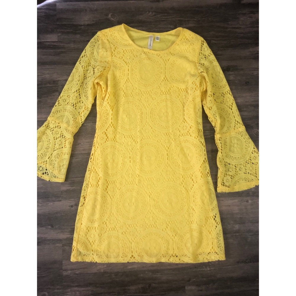 Bright yellow lace bell sleeve dress☀️